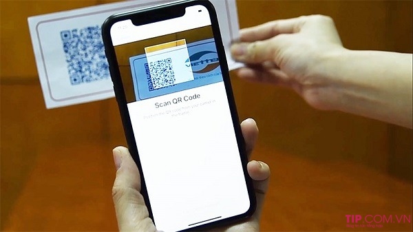 Quét mã QR kích hoạt eSIM Viettel trên điện thoại